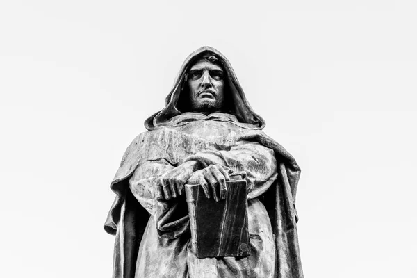 Socha Giordano Bruno na Campo de Fiori, Řím, Itálie — Stock fotografie