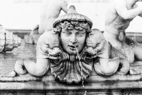 Fontana del Moro, neboli Moor Fountain, na Piazza Navona, Řím, Itálie. Detailní pohled na sochy — Stock fotografie