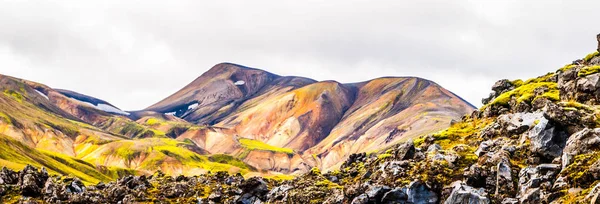 Fjallabak Doğa Rezervi, İzlanda 'daki Landmannalaugar gökkuşağı dağları — Stok fotoğraf