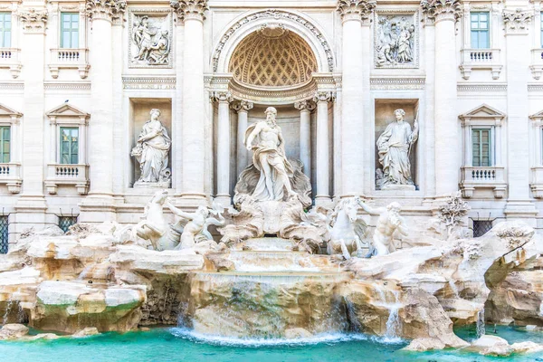 特雷维喷泉， 意大利语： 丰塔纳迪特雷维， 罗马， 意大利. — 图库照片