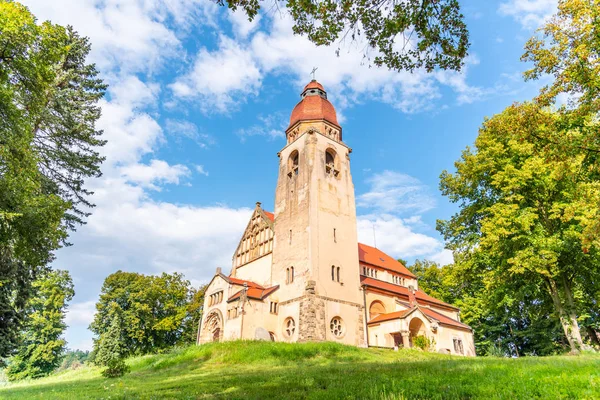 Church of Saint John of Nepomuk in Stechovice nær Praha, Tsjekkia – stockfoto