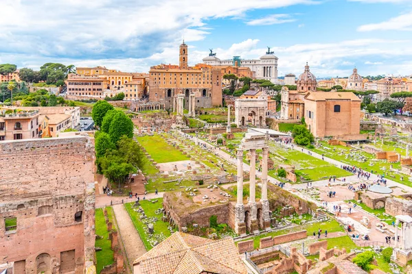 Roman Forum, Latin Forum Romanum, most important cenre in ancient Rome, Italy — Stock Photo, Image