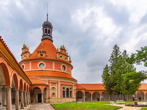 LUGLIO 2019: Padiglione Rondell nel castello di Jindrichuv Hradec, Jindrichuv Hradec, Repubblica Ceca — Foto Stock