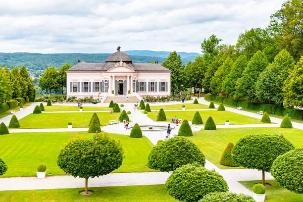MELK, AUSTRIA - 21 de julio de 2019: Pabellón barroco en Melk Abbey Garden. Melk, Austria . — Foto de Stock