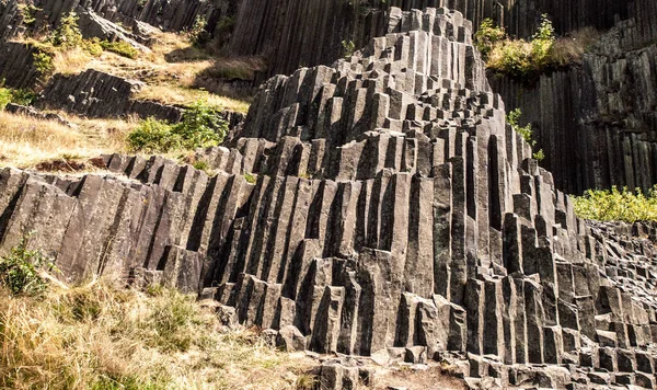Tubos de órgão de basalto de Panska skala perto de Kamenicky Senov, República Checa — Fotografia de Stock