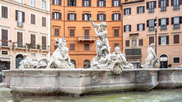 ROME, ITALIEN - MAJ 05, 2019: Neptunus fontän, italiensk: Fontana del Nettuno, Piazza Navona, Rom, Italien — Stockfoto