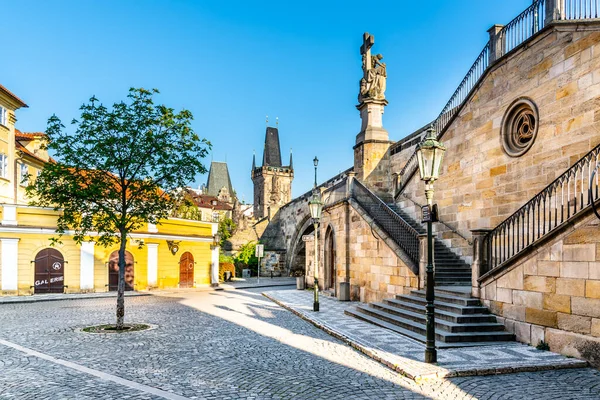 Escalier historique de Kampa au pont Charles, Prague, République tchèque — Photo