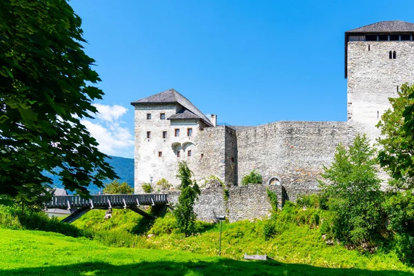 Castelo de Kaprun - fortaleza medieval construída no século XII, Kaprun, Áustria — Fotografia de Stock
