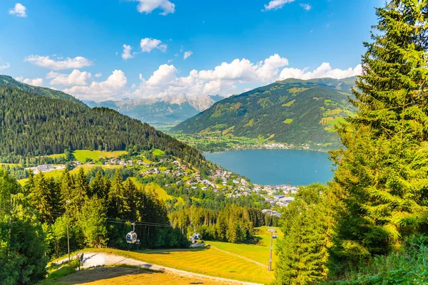 Lake Zell, German: Zeller See, at Zell am See in Austrian Alps, Austria — Stock Photo, Image