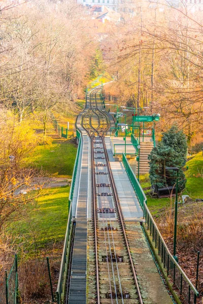 Універсальна залізниця до пагорба Петрін. — стокове фото