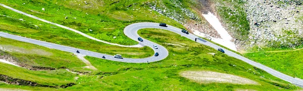 Strada asfaltata di montagna serpentina. Winding Grossglockner High Alpine Road in High Tauern, Austria — Foto Stock