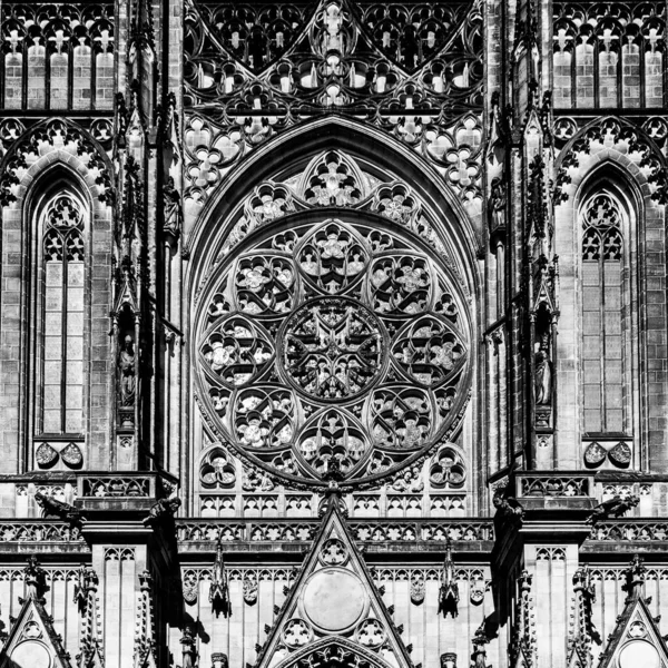 Ozdobná růžice katedrály sv. Víta — Stock fotografie