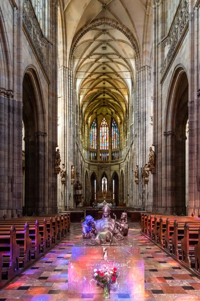 Majestueux intérieur cathédrale — Photo