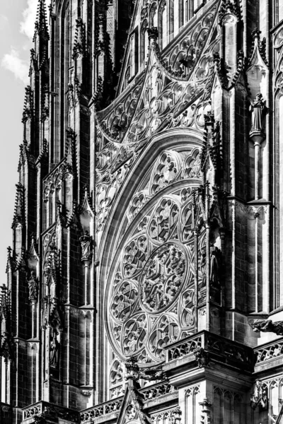 Roseta ornamental da Catedral de São Vito — Fotografia de Stock