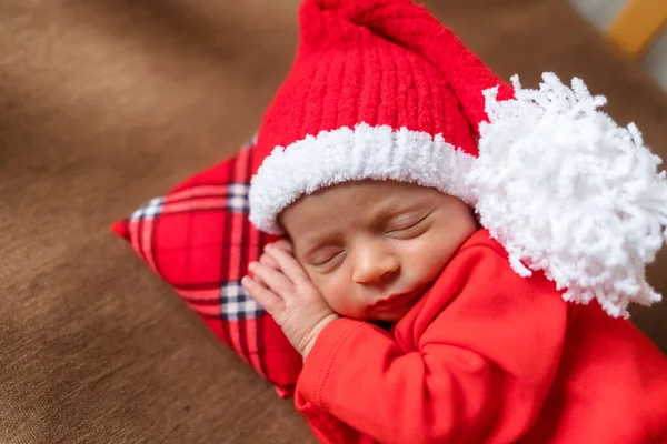 Cute Newborn Baby Santa Hat Sleeping Baby Dark Background Closeup — Stock Photo, Image