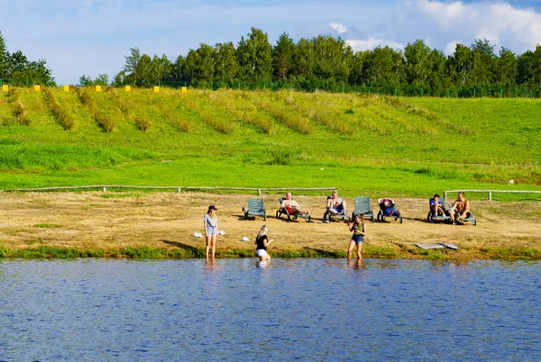 People Beach Lake Belarus 2019 — Stock Photo, Image