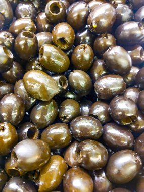 Taze zeytinler ve yıkanmış