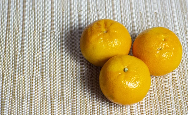 Mandarinas Frescas Sobre Fondo Blanco — Foto de Stock