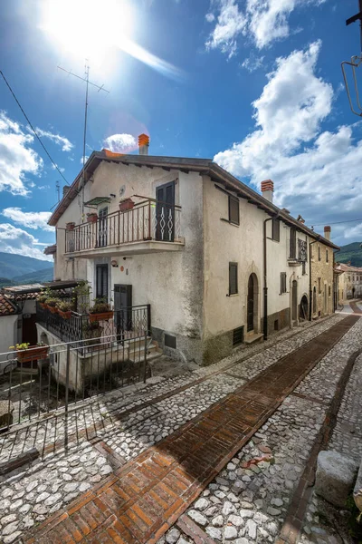 Antiguo Pueblo Medieval Italiano Con Casas Construidas Con Piedras Petrella —  Fotos de Stock