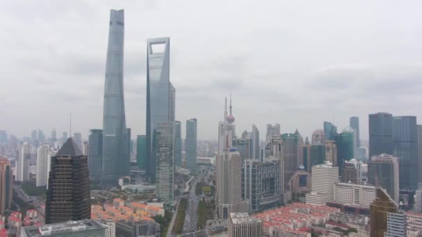曇りの日の上海スカイライン。ルジアズイ地区。中国。航空写真 — ストック動画
