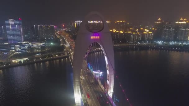 Gece Pearl Nehri üzerindeki Liede Köprüsü. Guangzhou City, Çin. Havadan Görünüm — Stok video