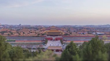 Yasak Şehir ve Pekin silüeti, Çin. Jingshan Parkı 'ndan Sunset 'te görünüm