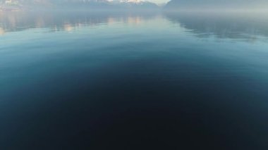 Berrak Günde Cenevre Gölü ve Dağlar. İsviçre Alpleri. İsviçre. Havadan Görünüm