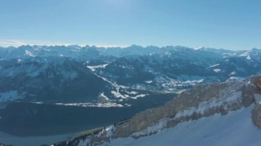 Rocky Ridge ve Dağ Sırası. İsviçre Alpleri, İsviçre. Havadan Görünüm