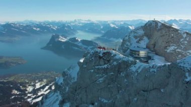 Pilatus Dağı ve Lucerne Gölü. İsviçre Alpleri, İsviçre. Havadan Görünüm