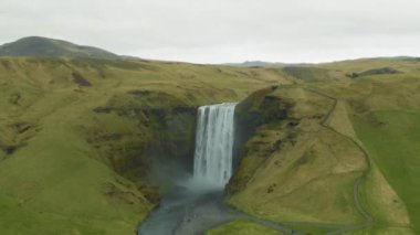 Skogafoss Şelalesi. İzlanda. Havadan Görünüm