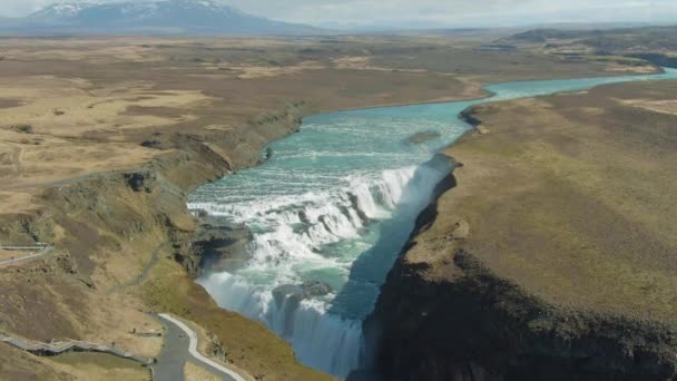 Gullfoss vodopád. Na šířku Islandu. Letecký pohled — Stock video