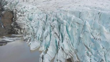 Svinafellsjokull Buzulu ve Kül. İzlanda. Havadan Görünüm