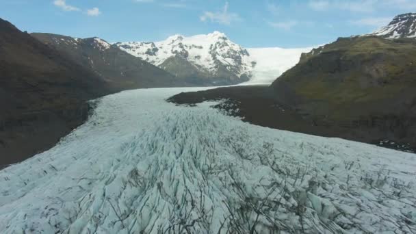 Svinafellsjokull Glacier and Mountain. Iceland. Aerial View — Stock Video