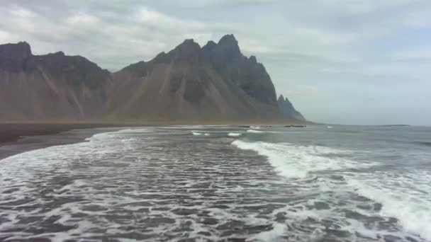 Vestrahorn Dağı. İzlanda. Havadan Görünüm — Stok video