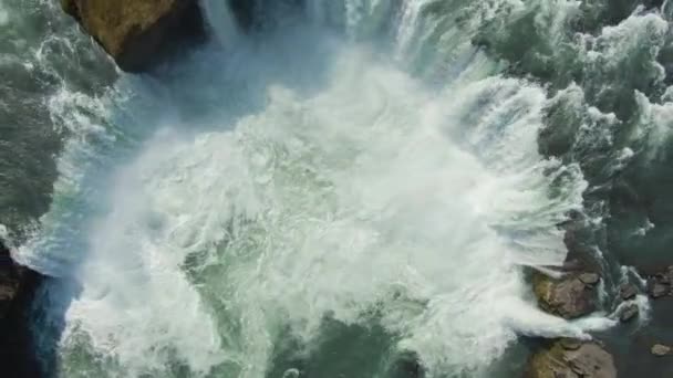 Cascada Godafoss. Islandia. Vista aérea de arriba hacia abajo — Vídeos de Stock