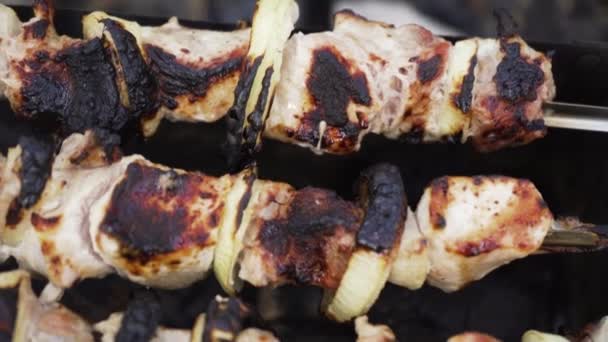 Kebab grelhado em chamas — Vídeo de Stock