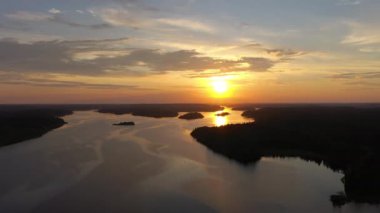 Sunset 'teki Ladoga Gölü. Lekhmalakhti Körfezi. - Rusya. Hava Görünümü