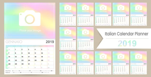 意大利日历计划者 2019 星期开始在星期一 设置12月 1月December日 日历模板大小 简单的全息设计 设置书桌日历模板 向量例证 矢量图形