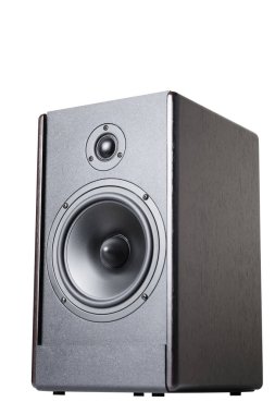 Beyaz bir arka plan üzerinde siyah ahşap ses hoparlör izole