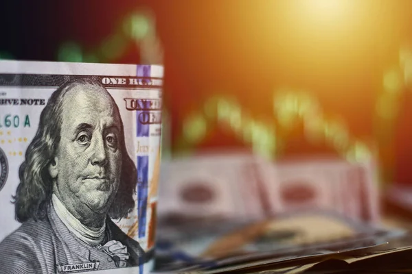 Bize para Döviz kurları dinamikleri bir zemin üzerine. Ticaret ve mali risk kavramı