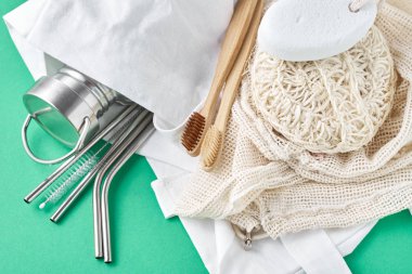 Sıfır atık. Doğal dükkanda çevre dostu yeniden kullanılabilir eşyalar