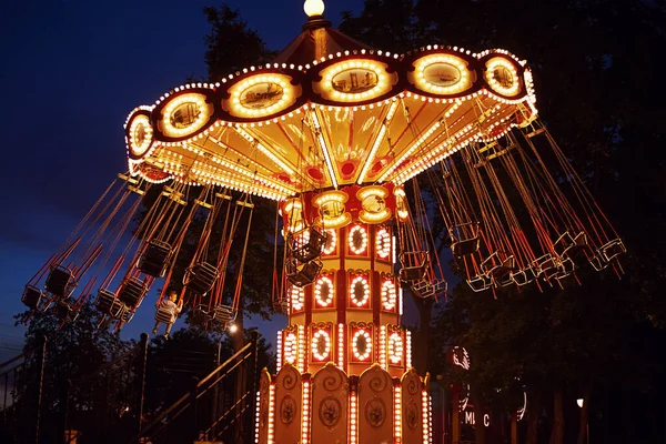 Carrossel Merry Parque Diversões Cidade Noite — Fotografia de Stock