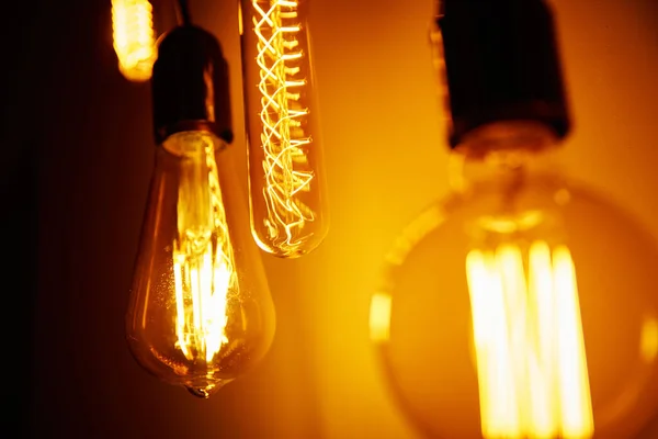 Набор Старинных Лампочек Оранжевом Фоне Мягкий Фокус Светящаяся Лампочка Эдисона — стоковое фото