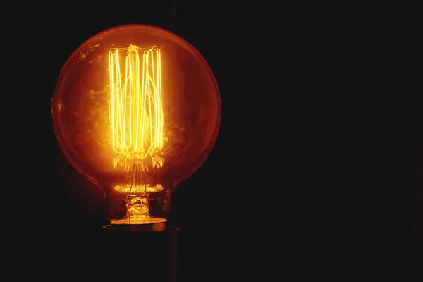 Ročník Žárovka Černém Pozadí Kopírovacím Prostorem Žhnoucí Edisonová Žárovka — Stock fotografie