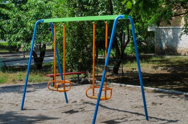 Çocuk Bahçesi parlak rocker bulacaksınız. Birçok parlak renk onu neşeli ve çekici yapmak, böylece çocuk üzerinde binmek istiyor. 