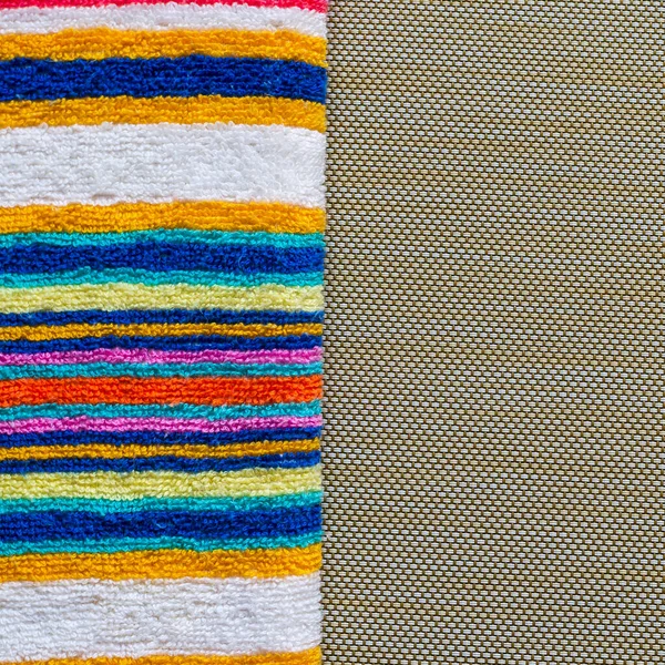 Multi Gekleurde Gestreepte Strandhanddoek Close Kleurrijke Regenboog Gekleurde Handdoek Een — Stockfoto