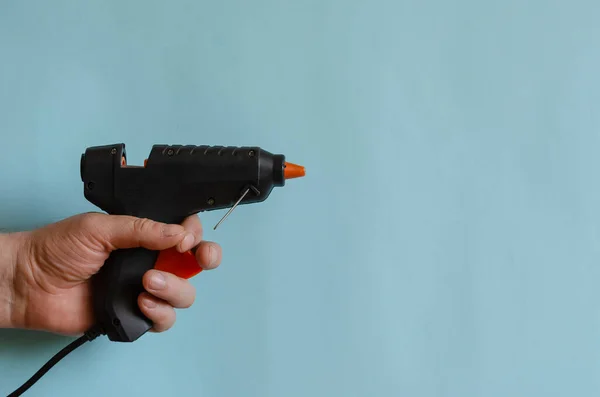 Pegue Pistola Termo Una Mano Masculina Dispositivo Eléctrico Para Pegar — Foto de Stock