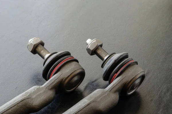 Tie Rod Ends ya da Ball Joints 'in yakın çekimi. Direksiyon simidi için yeni yedek parça. Yedek parça ya da araba servisi ticareti. Seçici odak