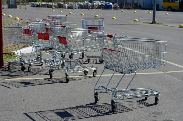 Supermarket Shopping Handcart Cart Supermarket Shopping Trolleys Outdoor Parking Empty — Stock Photo, Image