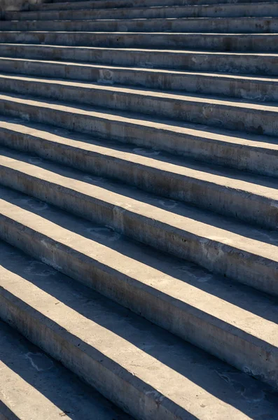 Composição Geométrica Abstrata Concreto Escada Cinzenta Degraus Luz Solar Com — Fotografia de Stock